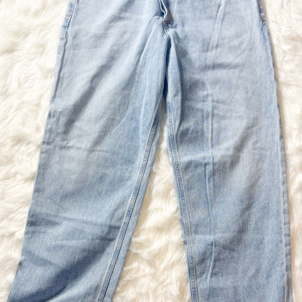 Agolde High Rise Relaxed Straight Jeans in Light Blue Wash - Picture 5 of 8